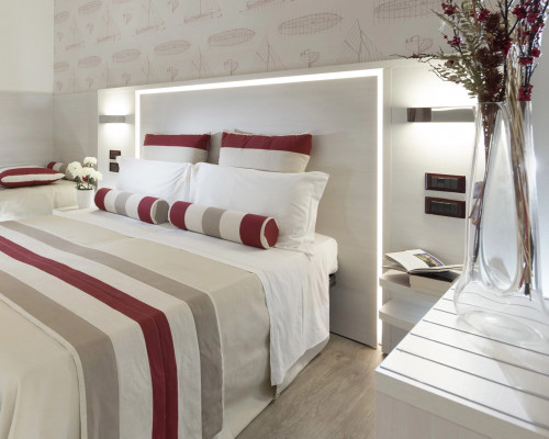 media.Slide-Camere-Comfort-3-4-letti-02-Hotel-Vanni-Misano