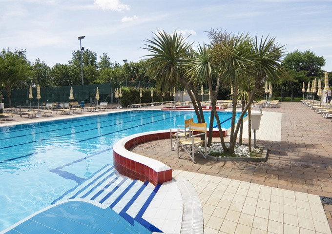 media.Gallery-Piscina-01-Hotel-Vanni-Misano