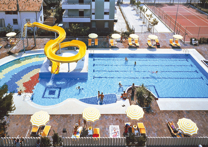 media.Gallery-Piscina-02-Hotel-Vanni-Misano