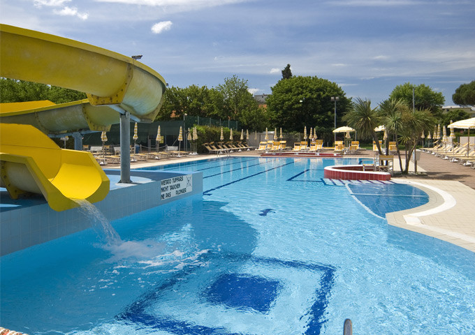 media.Gallery-Piscina-05-Hotel-Vanni-Misano