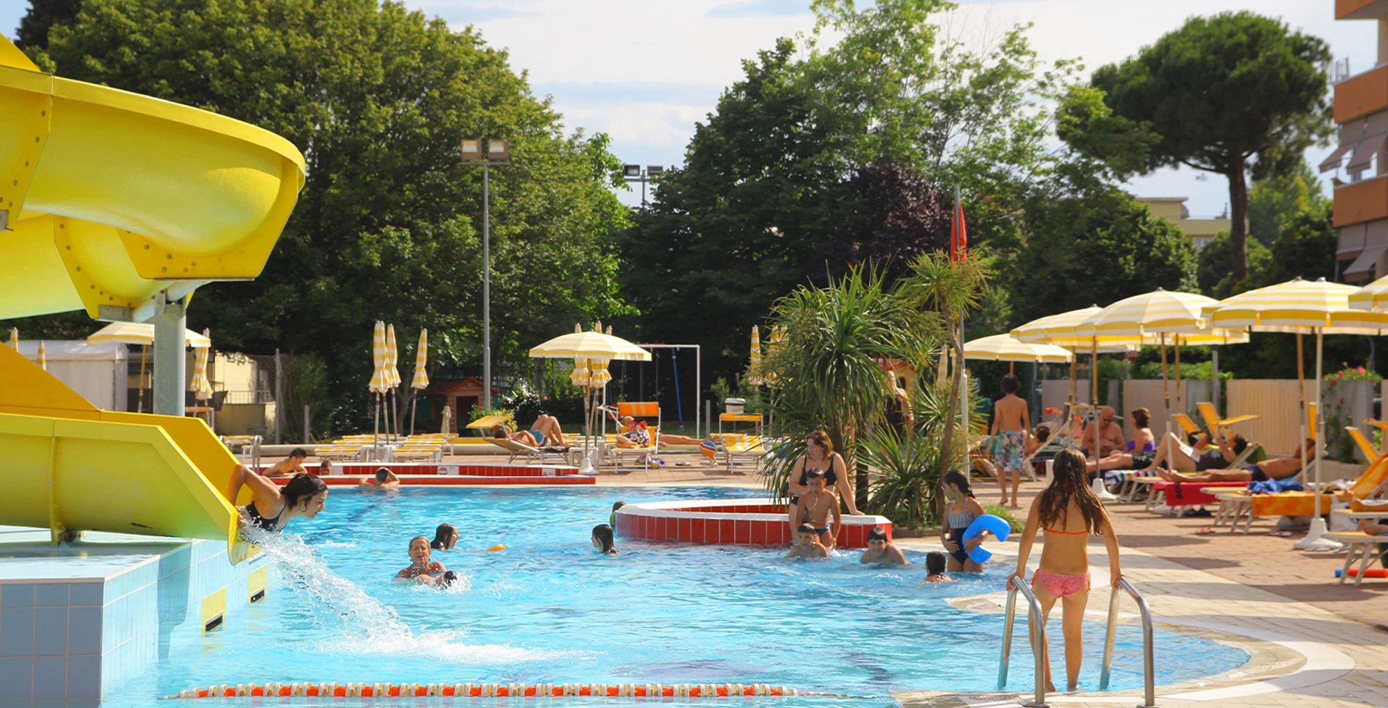 media.Slide-Piscina-01-Hotel-Vanni-Misano